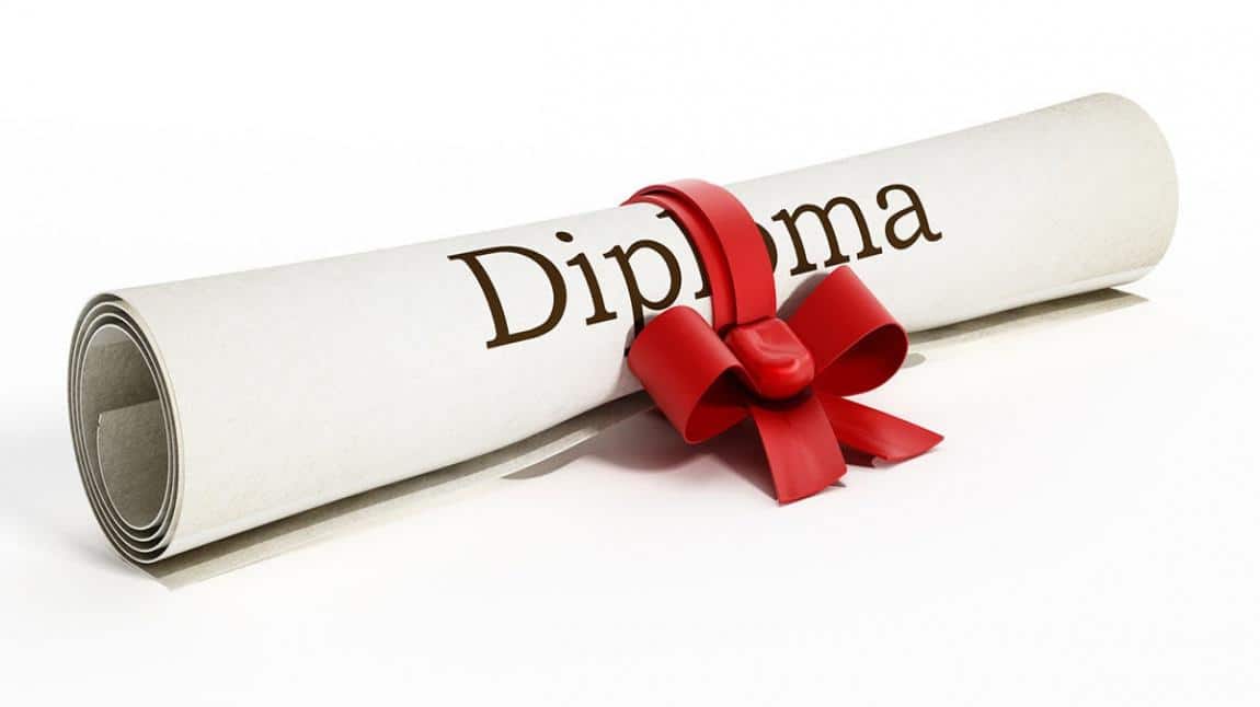 2022-2023 Haziran Dönemi Mezunlarının Diplomaları Hazırlandı.